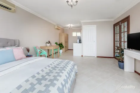 Property photo of 72 Oceanside Promenade Mullaloo WA 6027