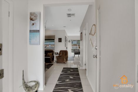 Property photo of 1/33 Springleaf Road Tarneit VIC 3029