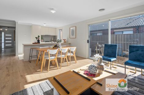 3 Baranello Cres, Cranbourne East, VIC 3977