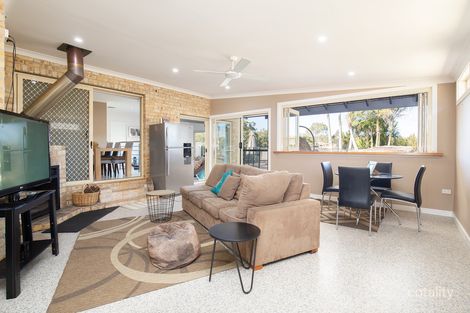Property photo of 4 Decora Crescent Warabrook NSW 2304