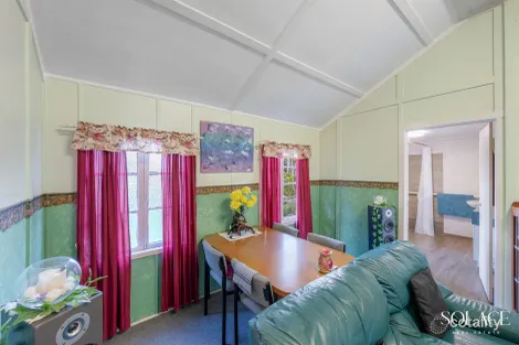 Property photo of 20 Kent Street Bororen QLD 4678
