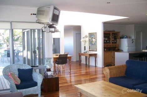 Property photo of 64 Ocean View Parade Lakes Entrance VIC 3909