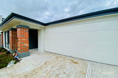 33 Lyrebird Sq, Ballajura, WA 6066