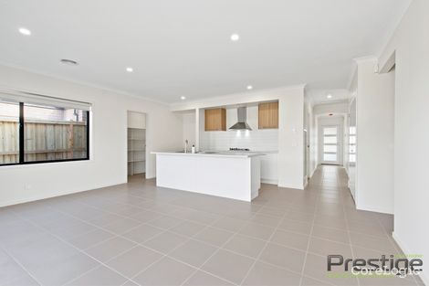 Property photo of 16 Chromite Circuit Weir Views VIC 3338