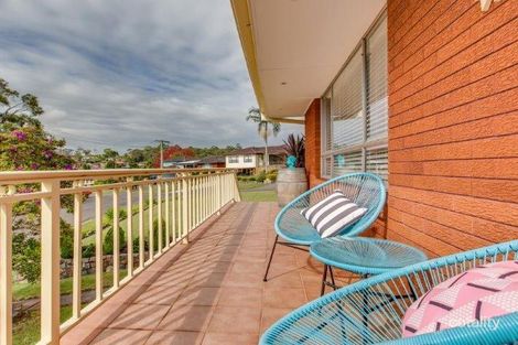 Property photo of 2 Caliente Crescent Macquarie Hills NSW 2285