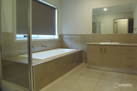 Property photo of 20 Barleygrass Crescent Brookfield VIC 3338