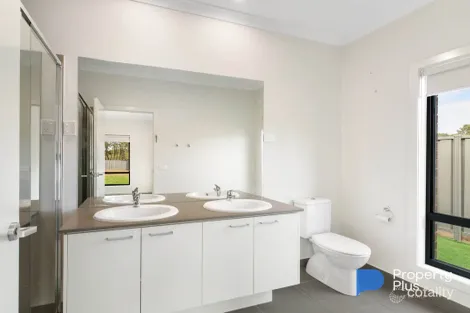 Property photo of 67 Blossom Drive Epsom VIC 3551