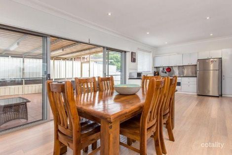 Property photo of 2 Caliente Crescent Macquarie Hills NSW 2285