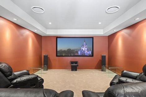 Property photo of 3 Wepham Court Arundel QLD 4214