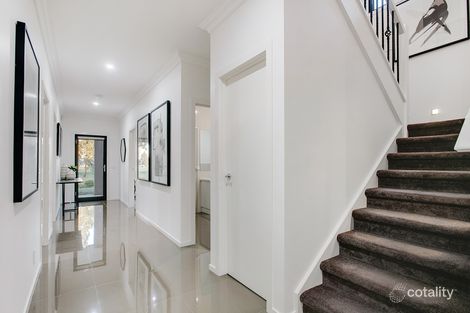 Property photo of 18 Barrington Chase Sandhurst VIC 3977