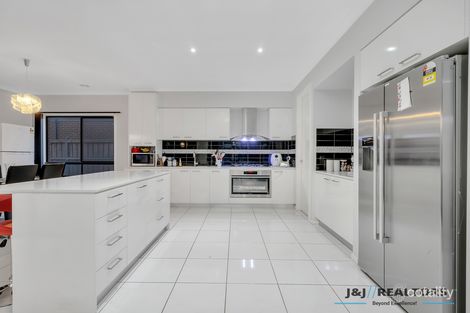 Property photo of 8 Cradle Avenue Clyde VIC 3978