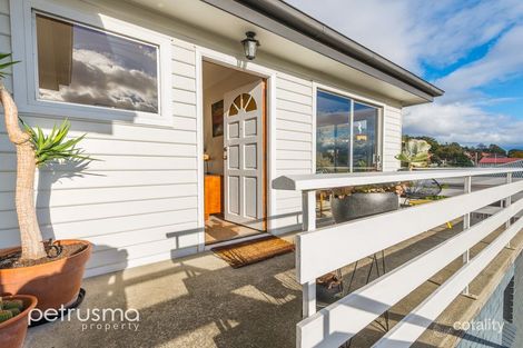 Property photo of 3 Loatta Road Lindisfarne TAS 7015