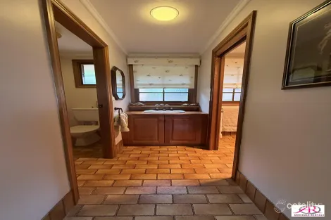 Property photo of 15 Hillview Road Armidale NSW 2350