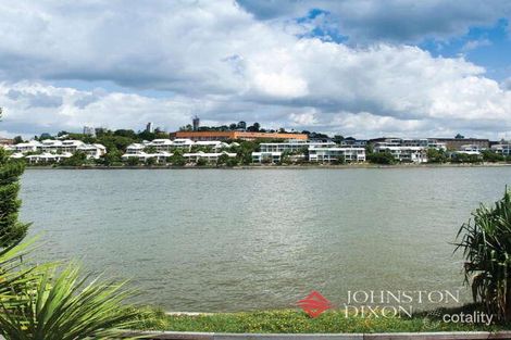 Property photo of 29 Waterline Crescent Bulimba QLD 4171