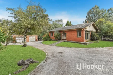 Property photo of 6 Stanhill Drive Cranbourne South VIC 3977