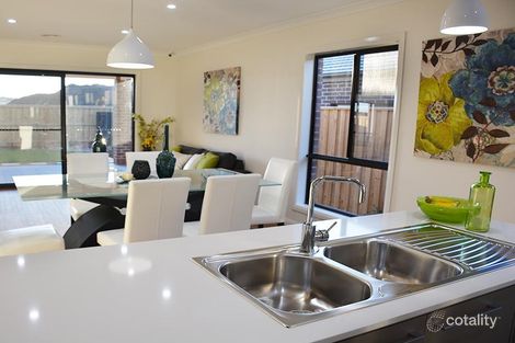 34 Newmarket Pde, Mickleham, VIC 3064