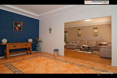 Property photo of 4 Camberwell Place Forest Lake QLD 4078