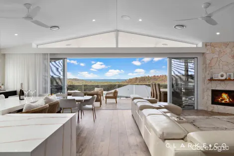 Property photo of 51 Woodbury Circuit Catherine Hill Bay NSW 2281