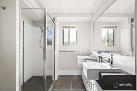 Property photo of 1 Leo Close Highfields QLD 4352