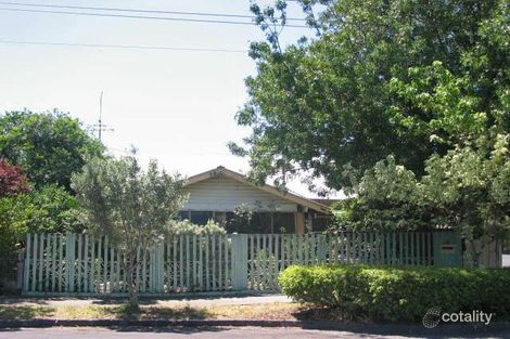 17 Perry St, Seddon, VIC 3011