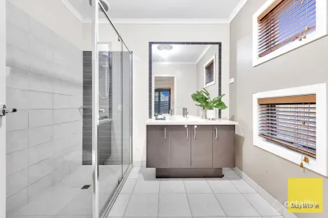 Property photo of 191 Thames Boulevard Tarneit VIC 3029