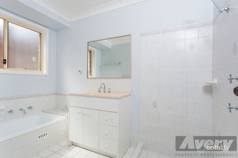 Property photo of 36 Advance Drive Woodrising NSW 2284