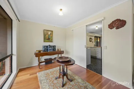 Property photo of 87 Marie Crescent Wendouree VIC 3355