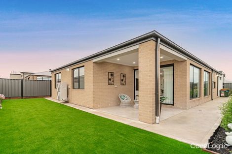 Property photo of 215 Highlander Drive Craigieburn VIC 3064