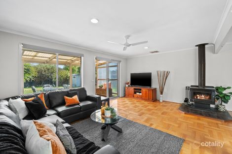 Property photo of 2 Vista Crescent Rowville VIC 3178