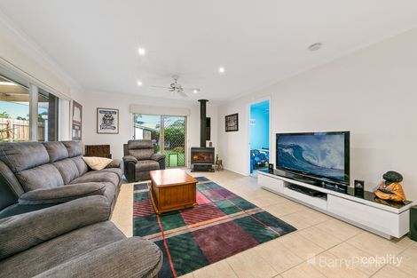 Property photo of 4 Benor Court Pakenham VIC 3810