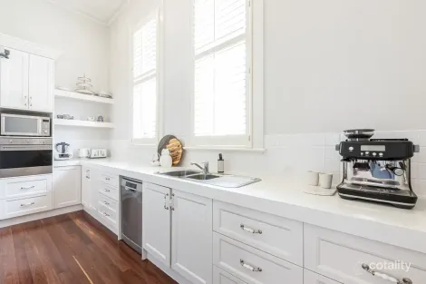 Property photo of 84 Wollaston Road Warrnambool VIC 3280