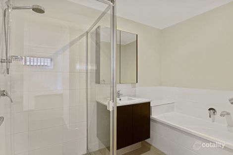 Property photo of 2/64 Grande Avenue Springfield Lakes QLD 4300