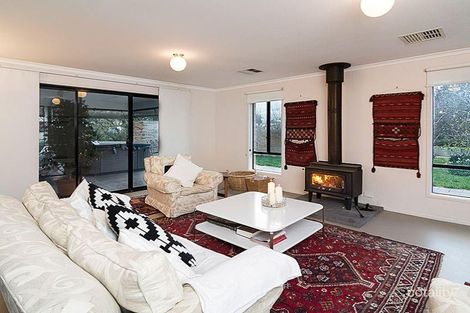 Property photo of 7 Bernhardt Crescent Hahndorf SA 5245