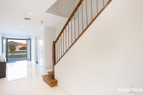 Property photo of 3 Mopane Circuit Wyndham Vale VIC 3024
