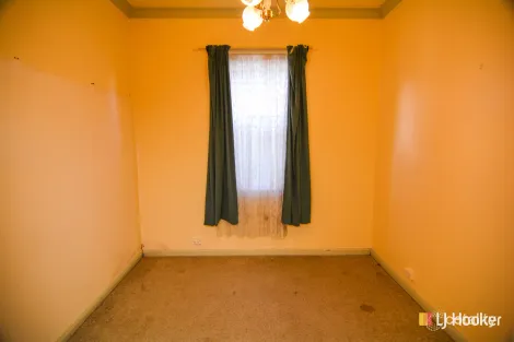 Property photo of 24 Hay Street Oakey Park NSW 2790