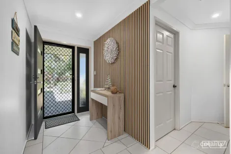 Property photo of 4 Shadowbrook Place Yeppoon QLD 4703