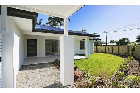 2/6-8 Hagen Cl, Trinity Beach, QLD 4879