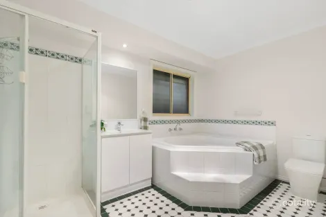 Property photo of 25 The Avenue Sunshine West VIC 3020