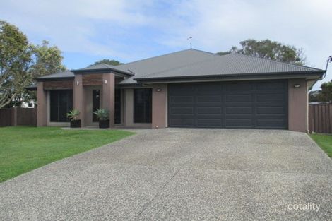 Property photo of 2 Walkers Road Urangan QLD 4655