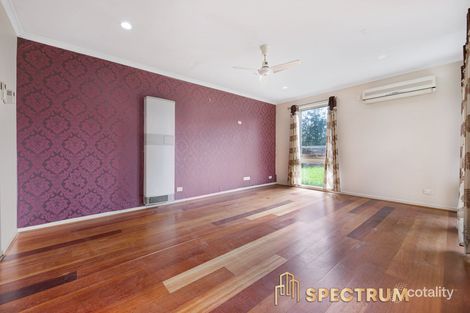 Property photo of 13 Manning Close Hampton Park VIC 3976