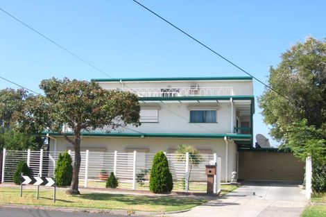 34 Queen St, Seaholme, VIC 3018