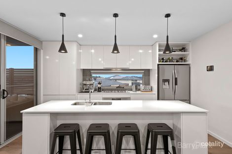 Property photo of 30 Aramon Way Berwick VIC 3806