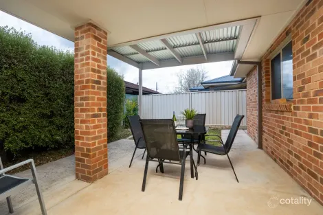 Property photo of 4/597 Heathwood Avenue Lavington NSW 2641
