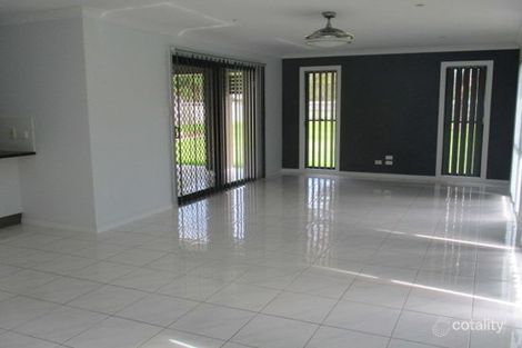 Property photo of 2 Walkers Road Urangan QLD 4655