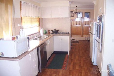 Property photo of 25 Shipton Crescent Mount Warrigal NSW 2528