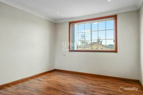 Property photo of 2 Hassarati Place Casula NSW 2170
