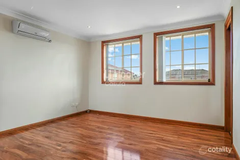 Property photo of 2 Hassarati Place Casula NSW 2170