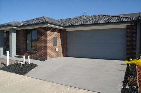 Property photo of 62 Fenway Boulevard Clyde North VIC 3978