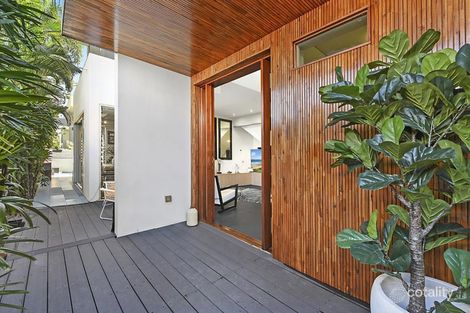 Property photo of 2/12 Oak Avenue Surfers Paradise QLD 4217