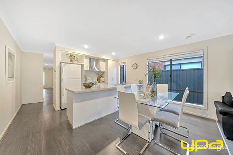 Property photo of 10 Hestia Avenue Cranbourne West VIC 3977